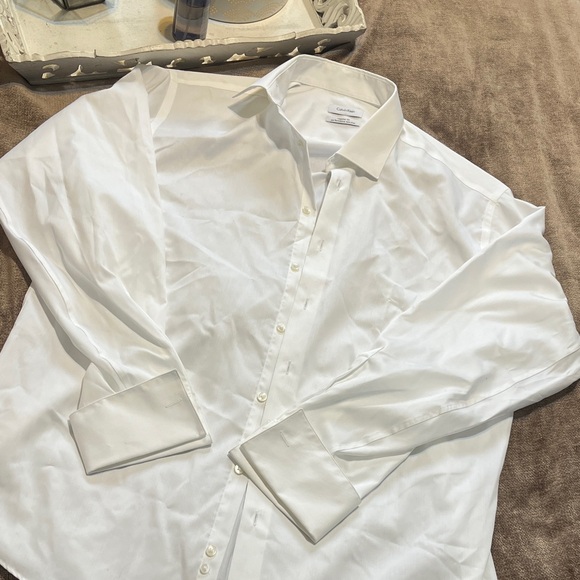 Calvin Klein Classic Regular Fit White Dress Shirt - Size 17 34/35